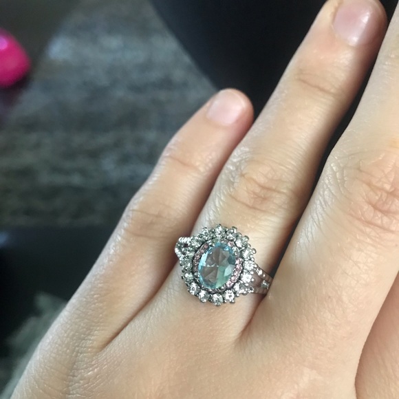 New Luxury Amazing Green Shiny White Zircon Ring - Picture 2 of 3